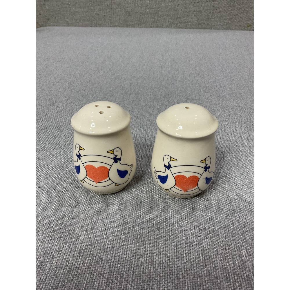 Vintage Ceramic Geese and Heart Salt and Pepper Shaker Set Country Farmhouse